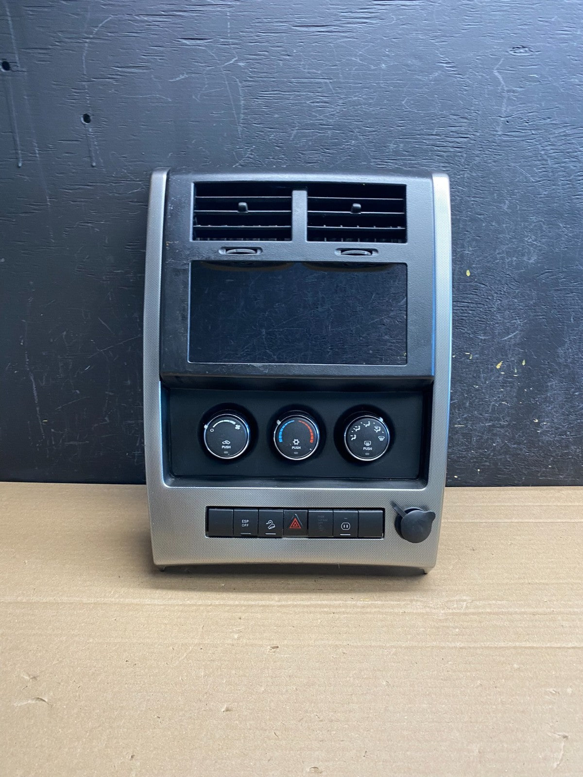 2008 to 2012 Jeep Liberty Dash Climate Temperature Control Radio Bezel AG0035 DG0