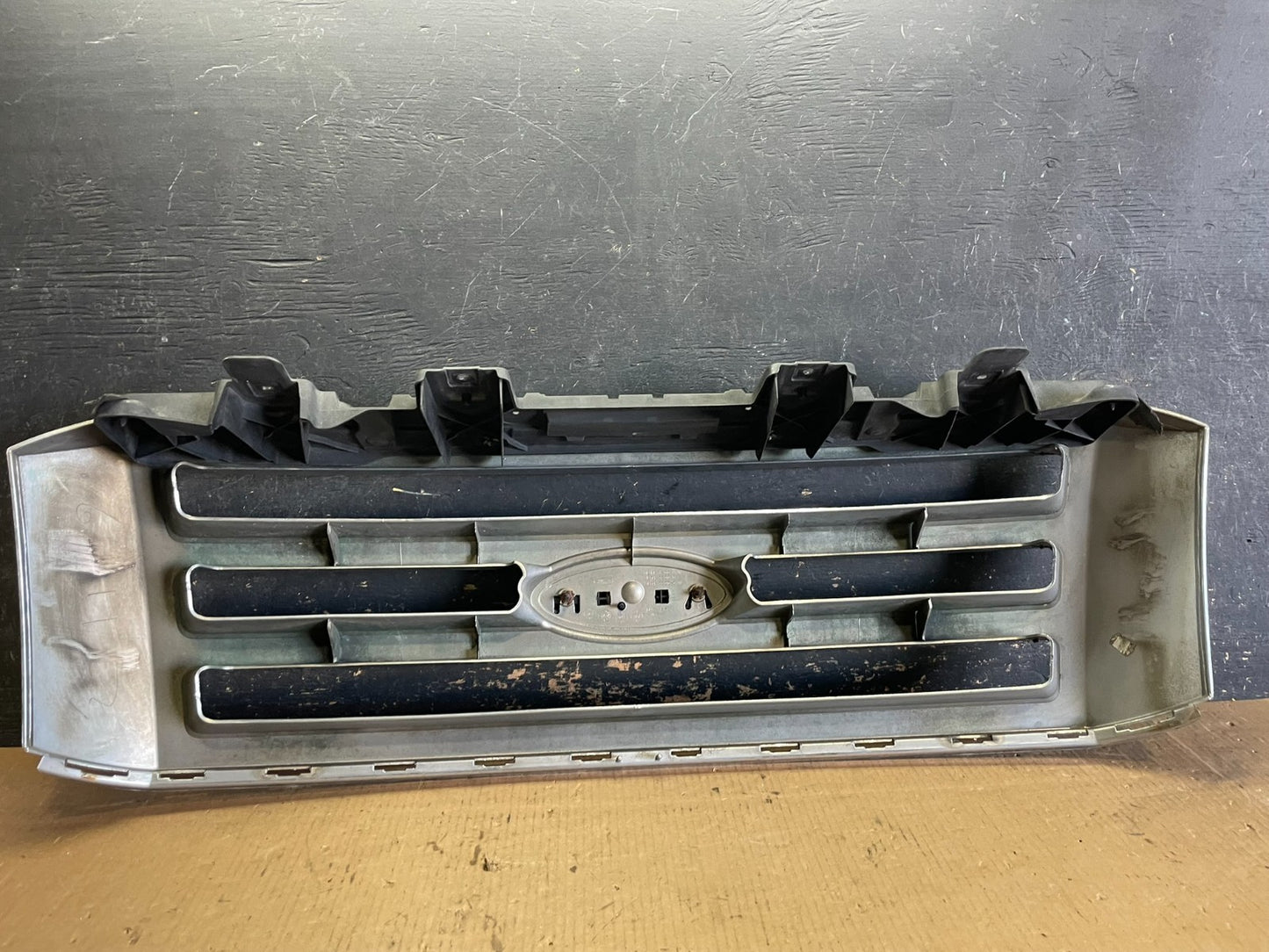 2007 to 2014 Ford Expedition Front Upper Chrome Grill Grille Oem AA2470 DG4