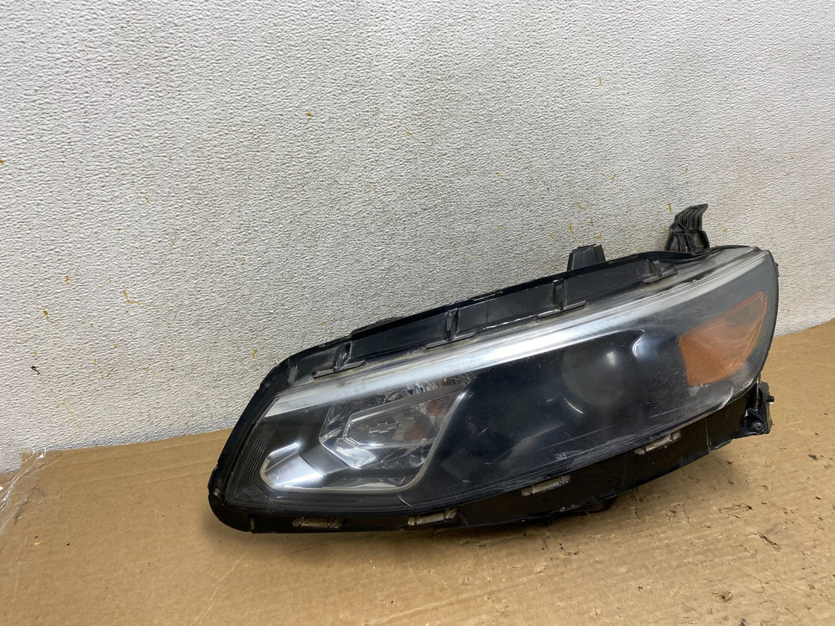 2016 - 2018 Chevrolet Malibu Left Driver LH Halogen Headlight AH9038 DW1