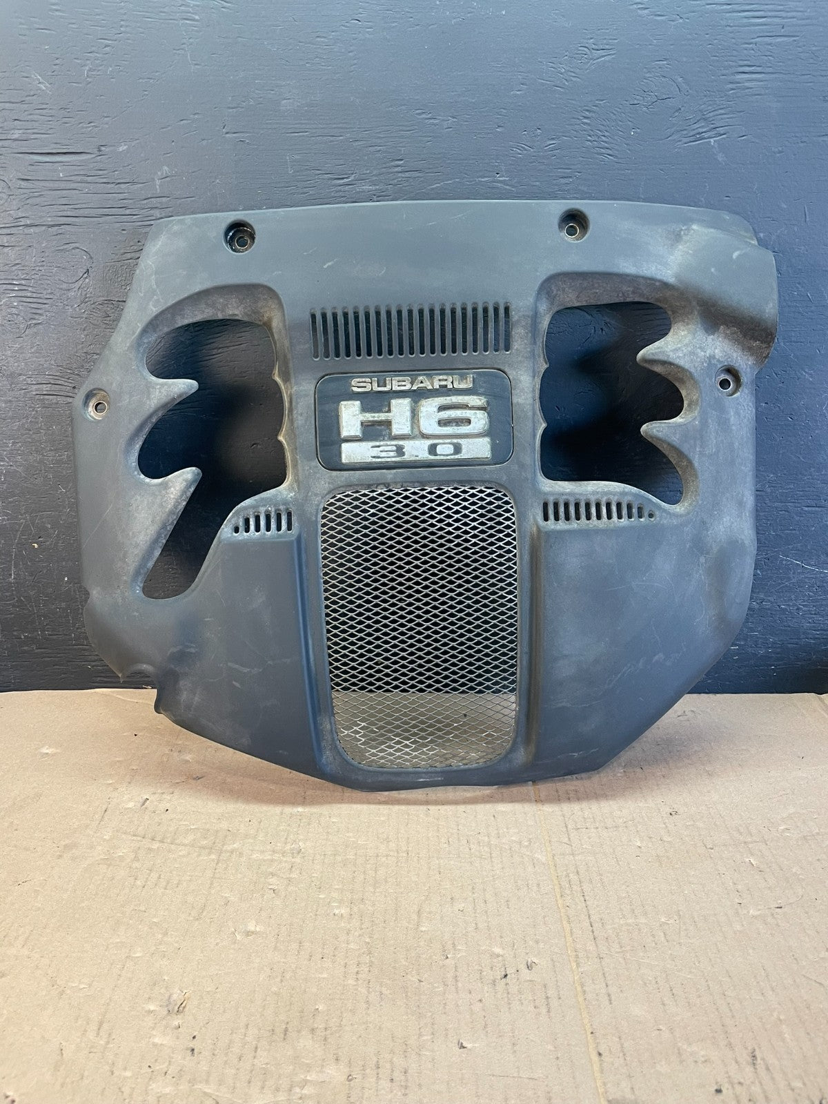 2000 to 2004 Subaru Legacy Outback 3.0L Engine Motor Cover ad8449 DG0
