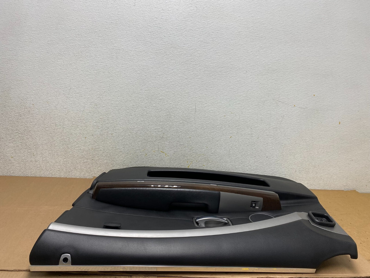 2006 to 2008 BMW 750i Front Right Passenger RH Door Trim Panel n7633 DG5