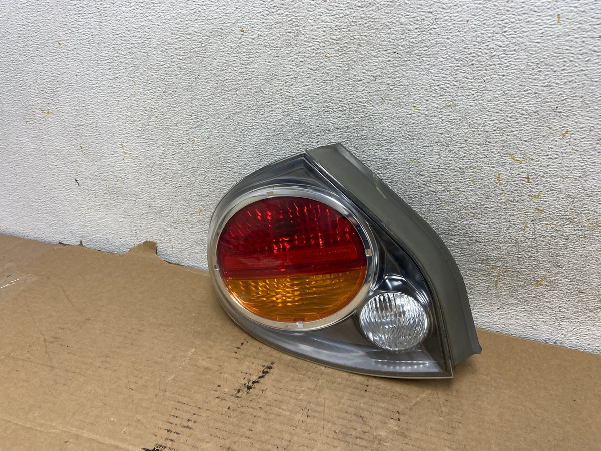 2002 2003 Nissan Maxima Left Driver Lh Side Tail Light AH7900 LK2