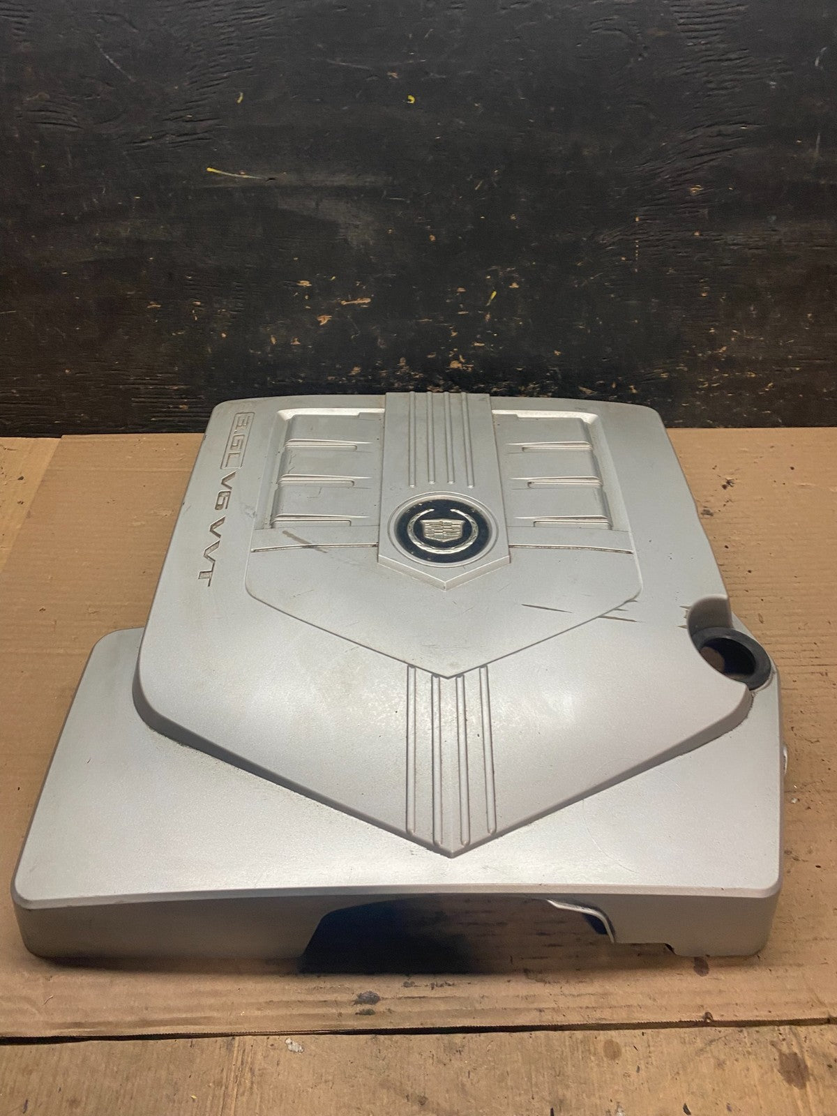 2004 to 2007 Cadillac CTS 3.6L Plastic Engine Cover Shield u7989 DG0