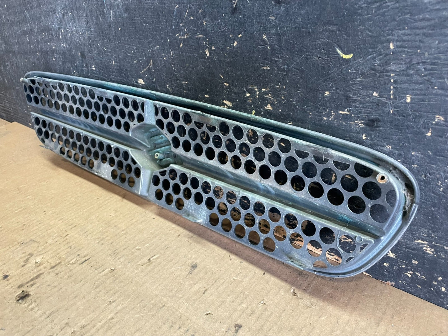 1998 to 2002 Suzuki Baleno Esteem Front Upper Grill Grille aa5958 DG5