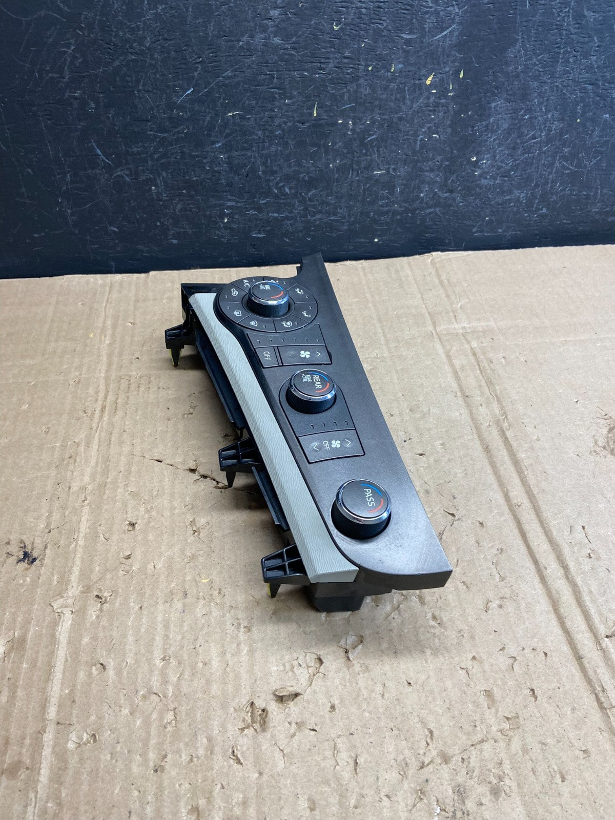 2011 to 2014 Toyota Sienna A/C Climate Heater Temperature Control AE1839 DG2