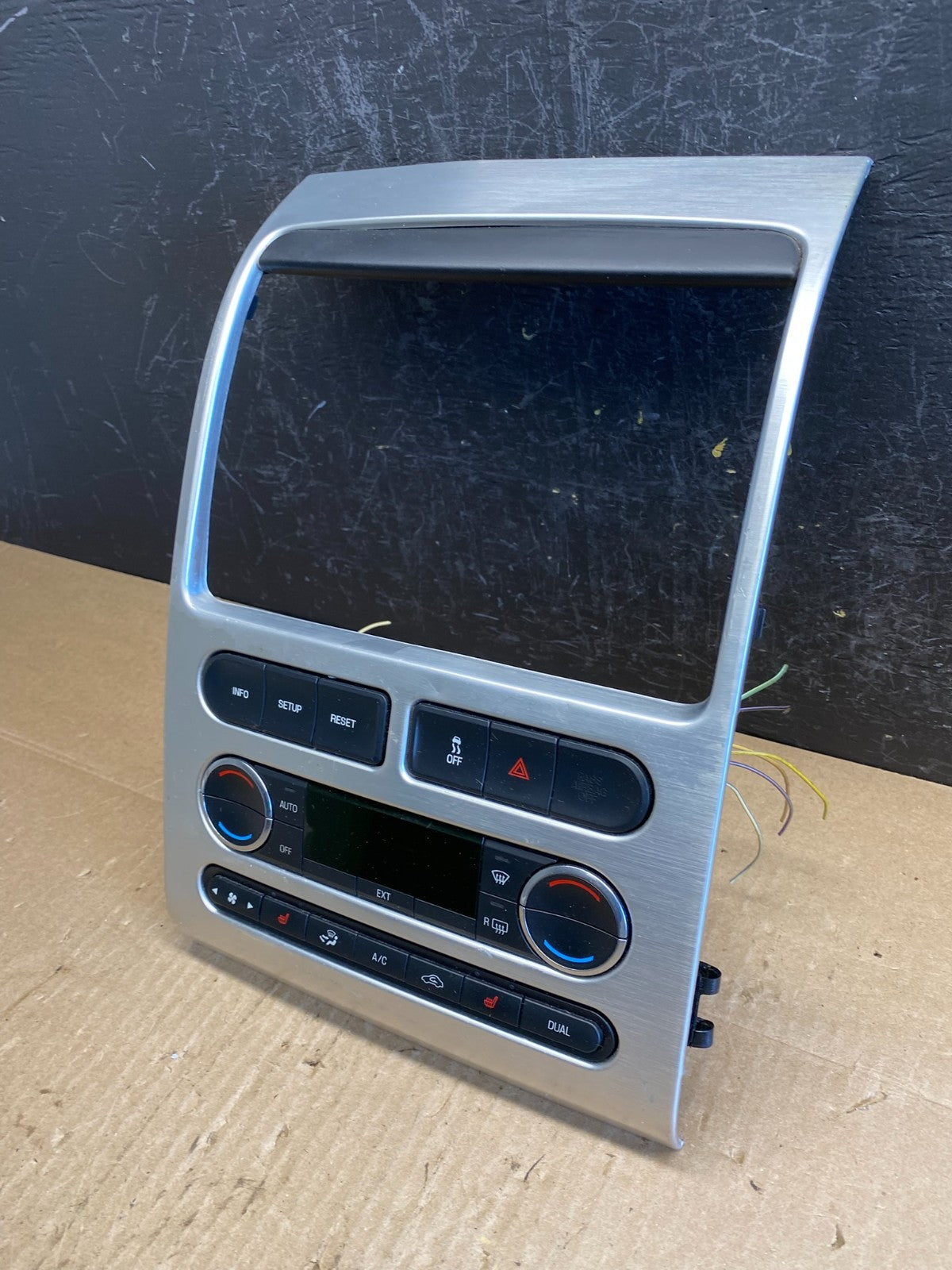2007 - 2010 Ford Edge Heater Climate Control Radio Control Dash Bezel AC6558 DG1