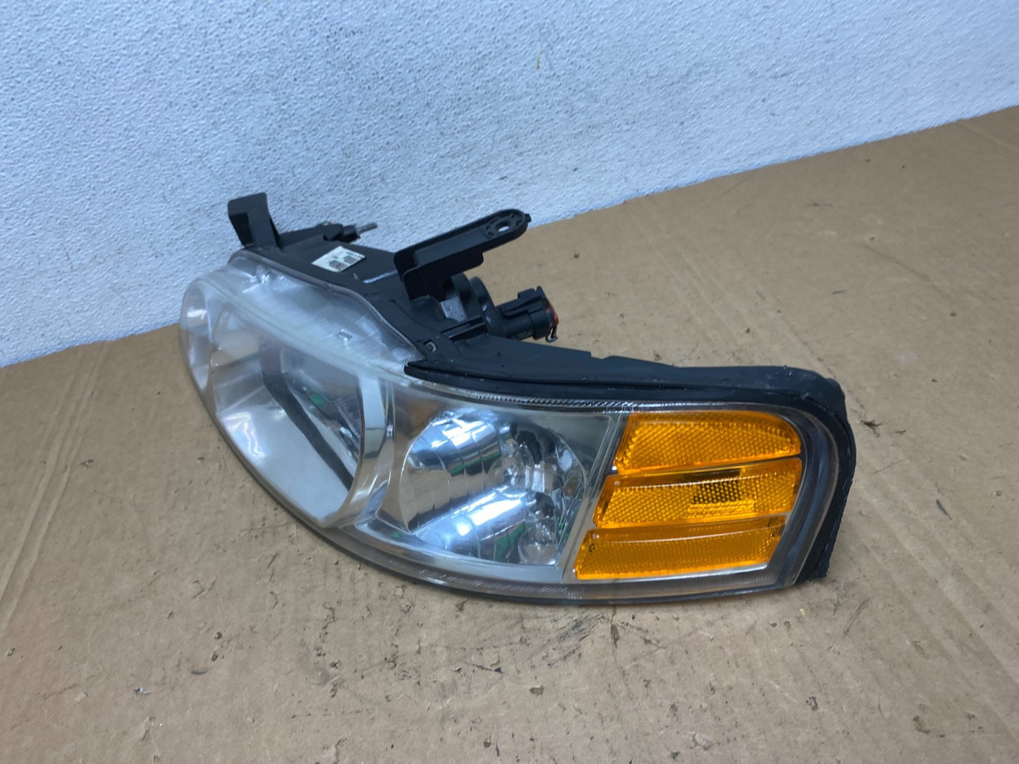 Sedan 2000 2001 Nissan Altima Headlight Left Driver LH AD3046 DW1
