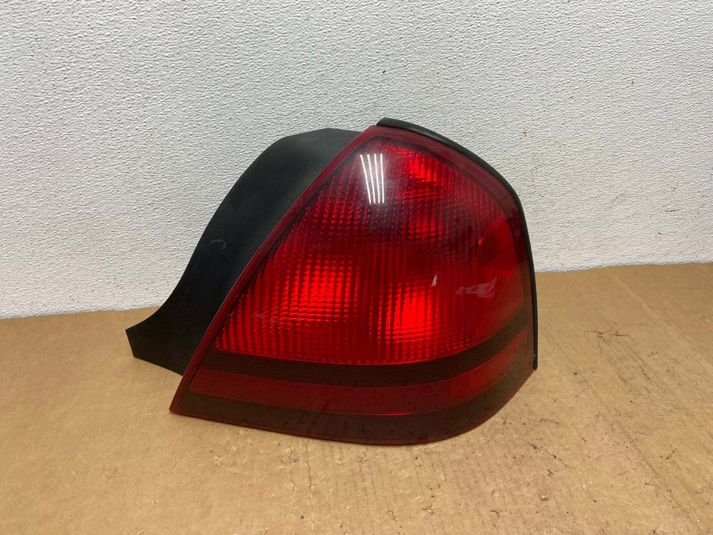 2003 to 2011 Mercury Grand Marquis Right Passenger Side Tail Light AD1336 LK0