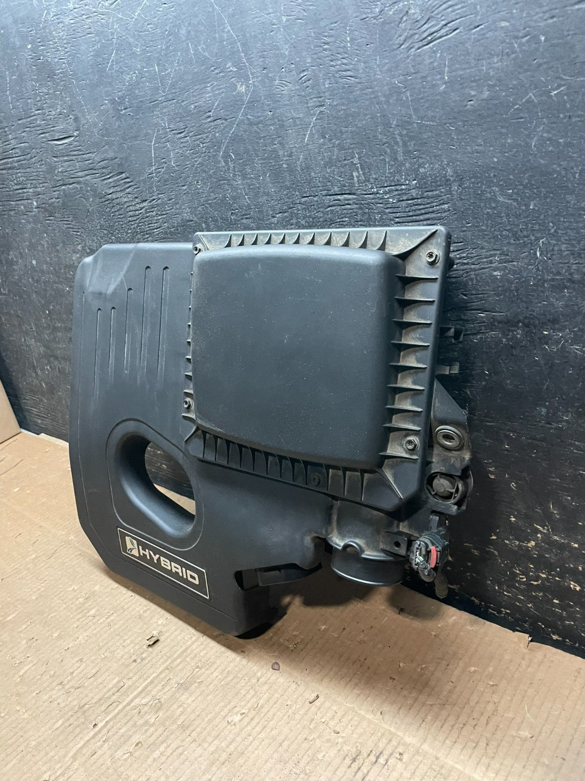 2013 to 2020 Ford Fusion Engine Motor Cover Shield  Black y1962 DG2