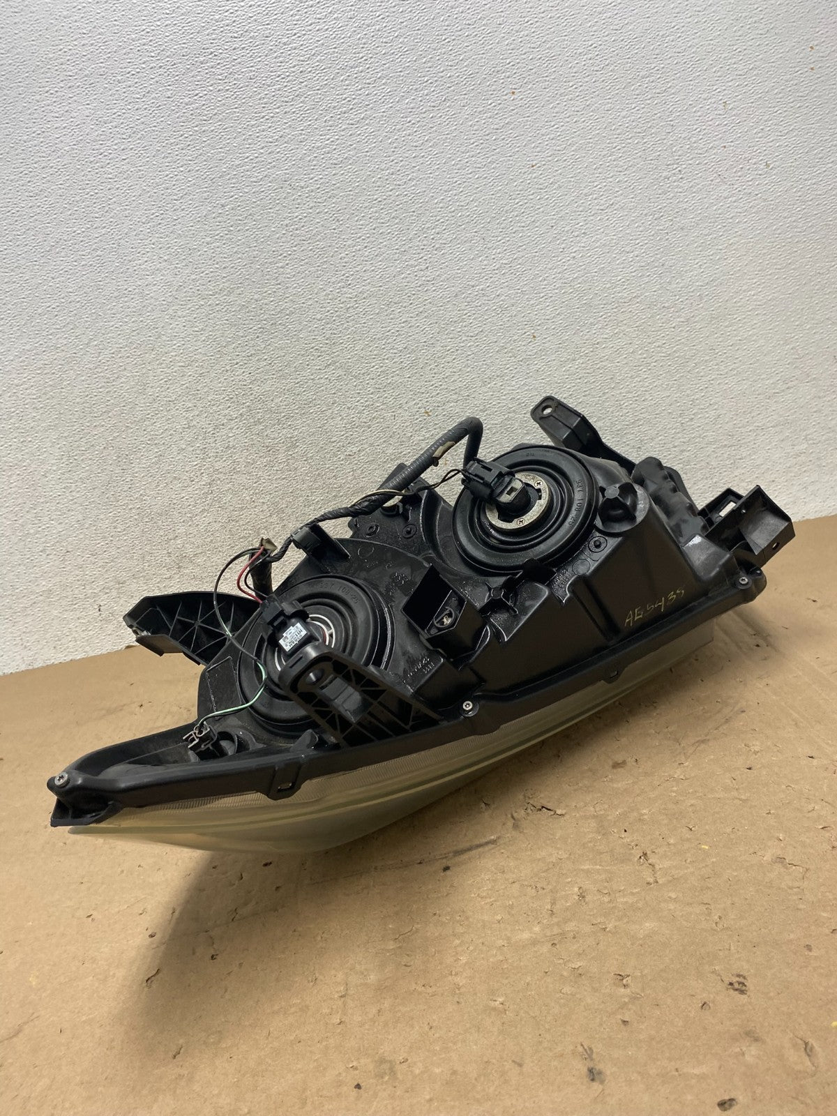 2013 to 2016 Nissan Pathfinder Right Passenger RH Side Headlight AG5438 DW4