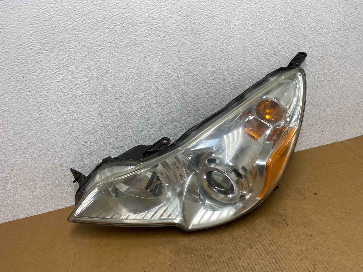 2010 2011 2012 Subaru Legacy Outback Left Driver Halogen Headlight AE0594 DW0