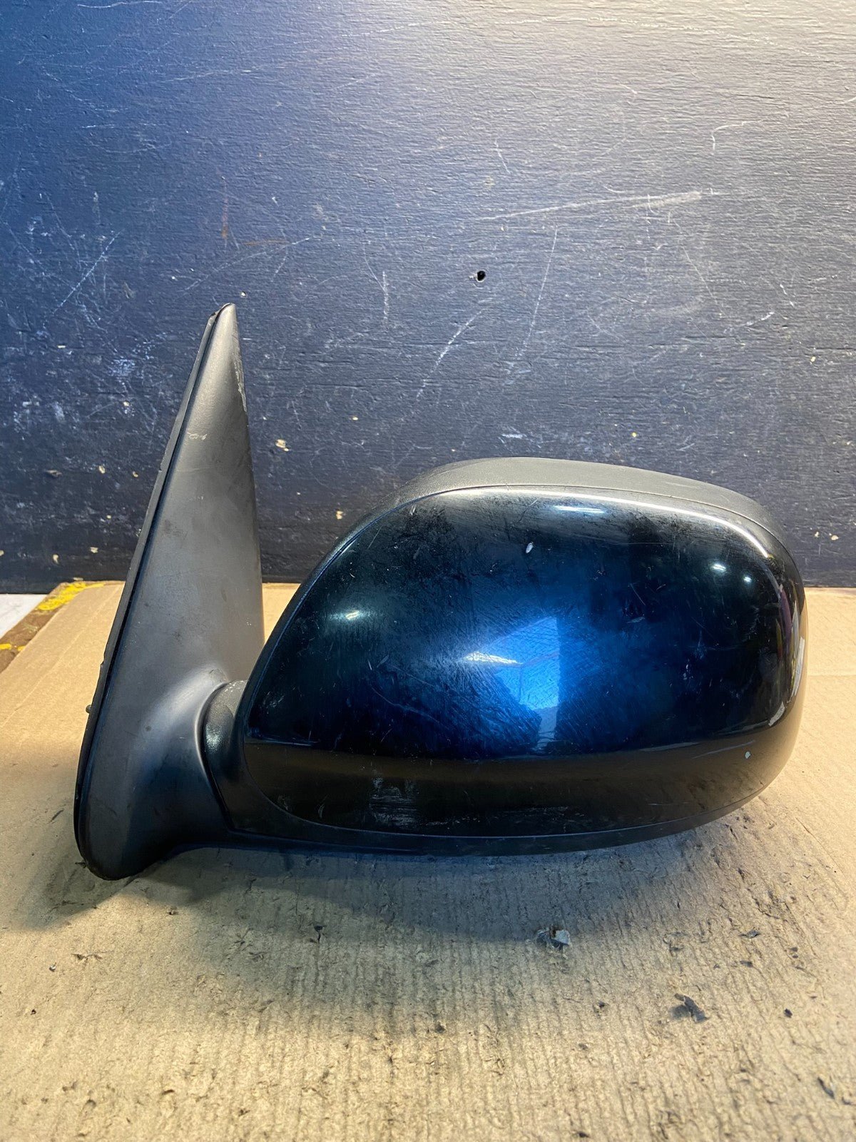 2001 to 2006 Toyota Sequoia Left Driver View Door Mirror OEM Z2124 MS0