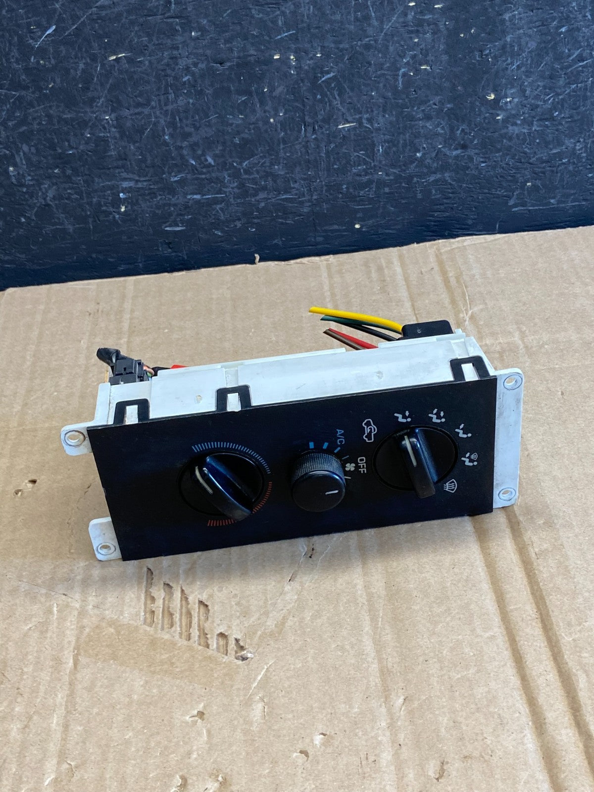 1994 1997 Dodge Ram AC Heater Temperature Climate Control Air Conditioner AD70961