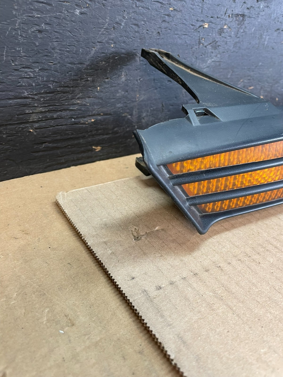 2000 to 2004 Ford Focus Front Upper Grille Grill With Emblem Oem AC1953 DG2