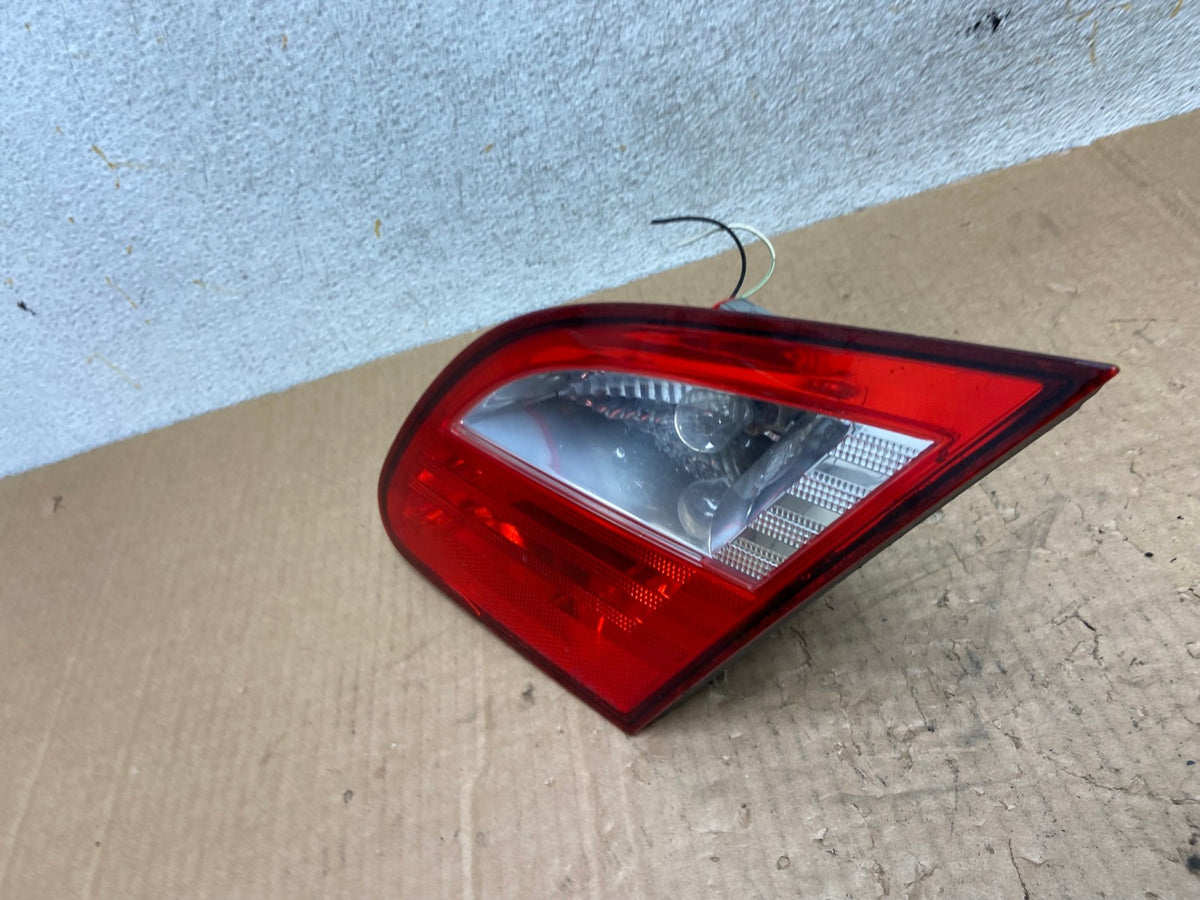 2007-2008 Chrysler Sebring Sedan Inner Right Passenger Tail Light AI5565 LK1