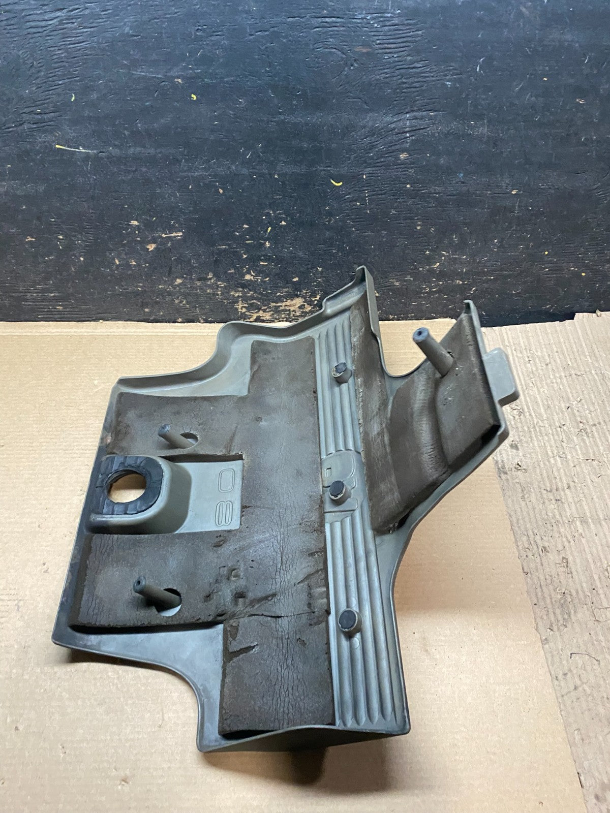 1998 to 2002 Buick Park Avenue Lesabre 3.8L Engine Motor Cover V9320 DG7