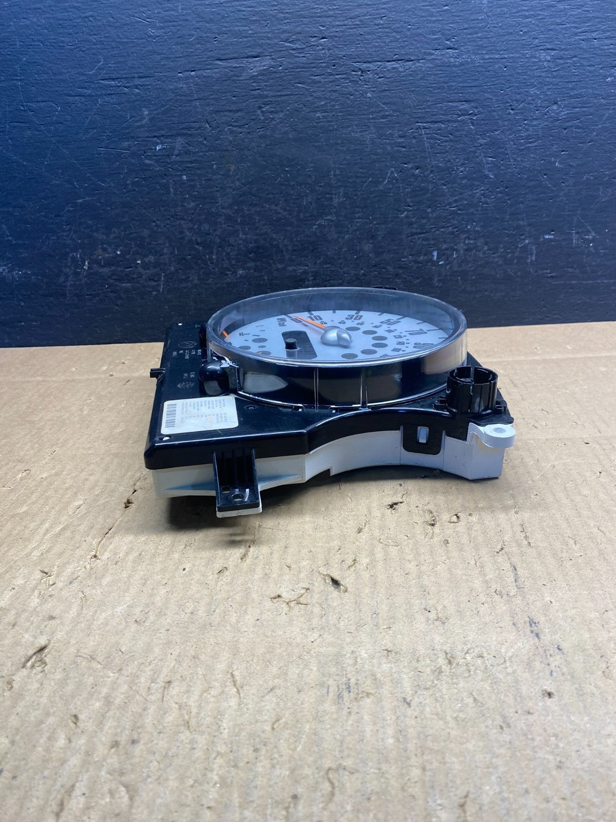 2007 - 2010 Mini Cooper Speedometer Cluster Gauge AD1652 DG2