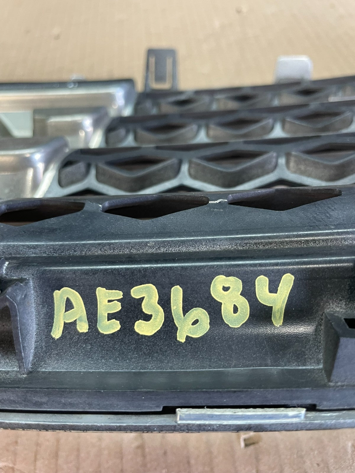 2009 to 2011 Nissan Maxima Front Upper Grill Grille 62070-9N00A ae3684 DG5