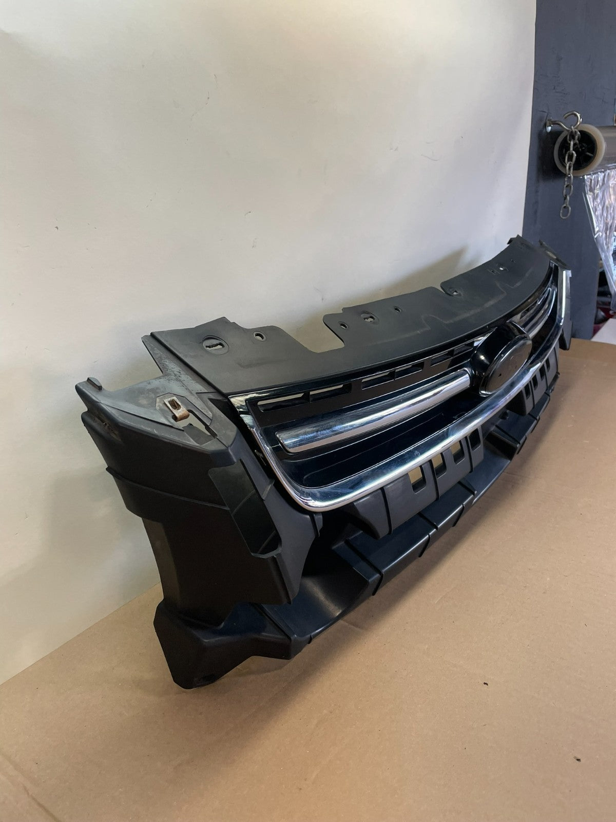 2013 to 2016 Ford Escape Front Upper Grill Grille Mount Panel AI0658 DG2