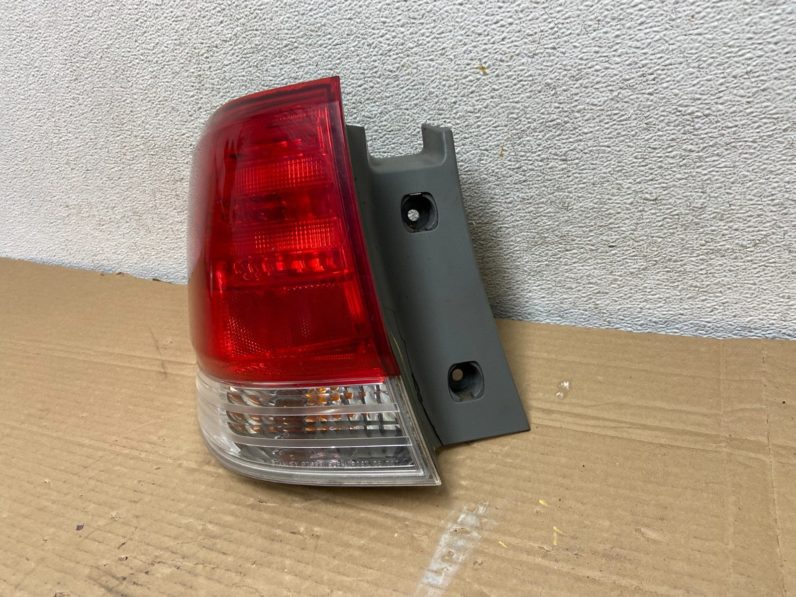 2008 2009 2010 Honda Odyssey Left Driver LH Side Tail Light AG8991 DW2