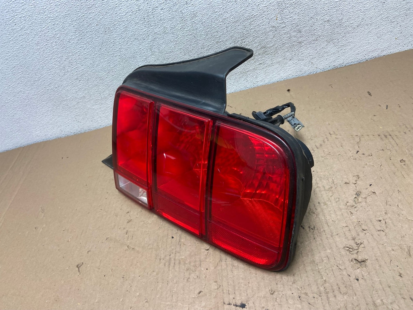 2005 - 2009 Ford Mustang Right Passenger RH Side Tail Light AF4271 LK1