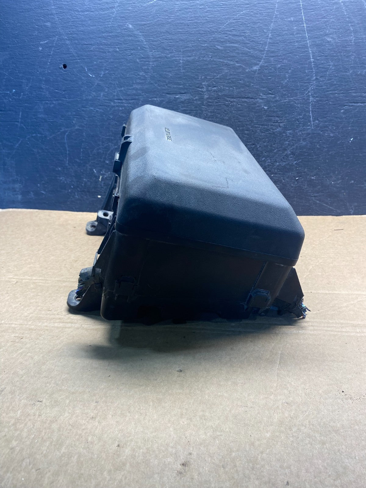 2007 to 2010 Toyota Tundra Under Hood Fuse Box Relay AF7608 DG3