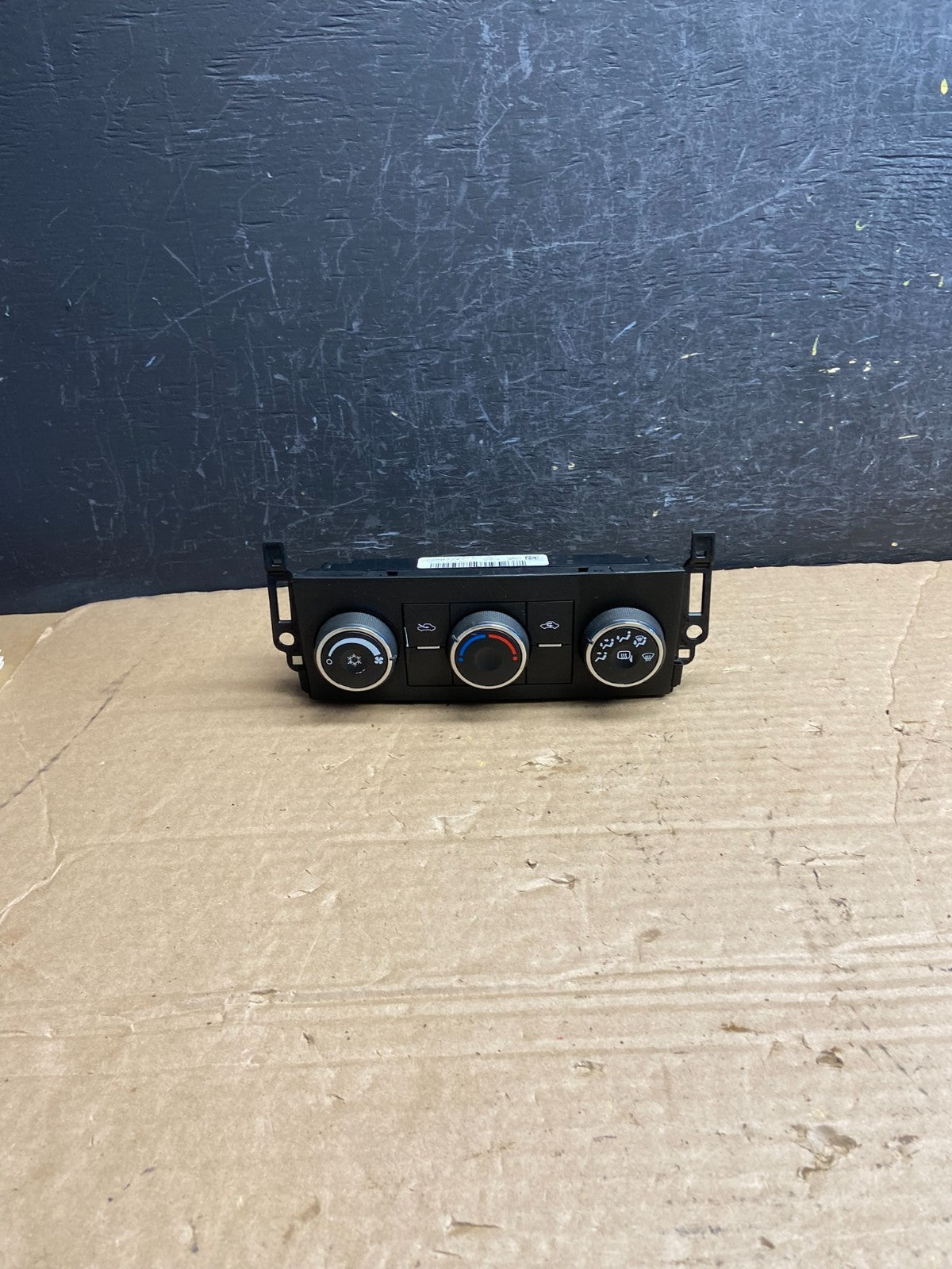 2010-2011 GMC Sierra Chevy Silverado AC Climate Control A/C AF2063 DW0
