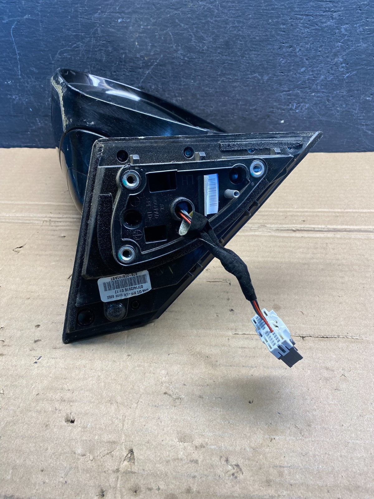 2016 to 2020 Kia Sorento Left Driver LH Door Mirror Turn Signal AE8130 DG4