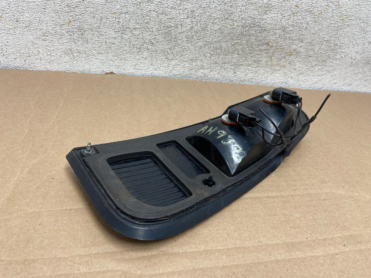 2003 to 2005 Lincoln Aviator Right Passenger Inner Tail Light Side AH9300 LK4