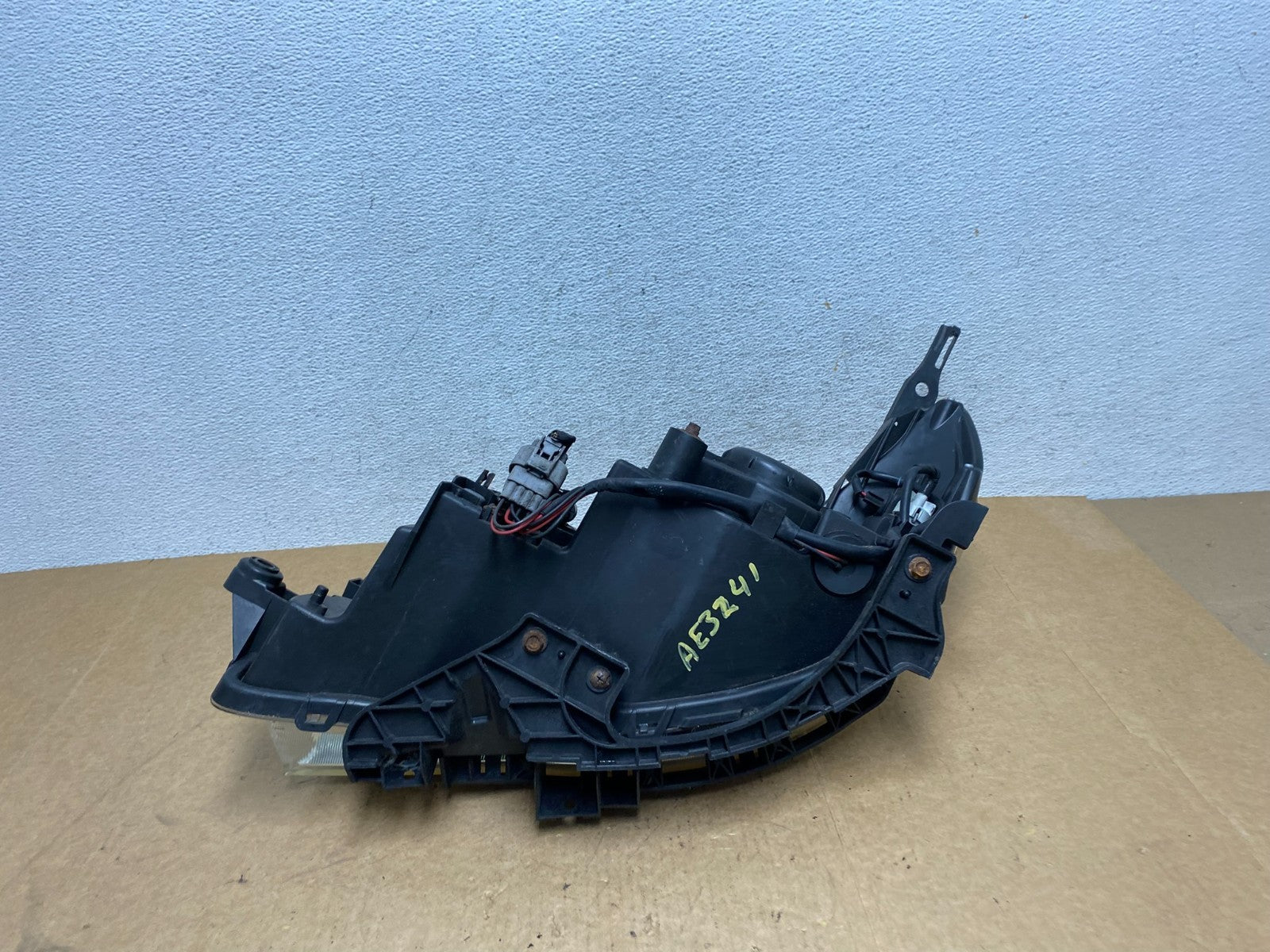 2009 - 2013 Subaru Forester Right Passenger Side Halogen Headlight AE3241 DW7