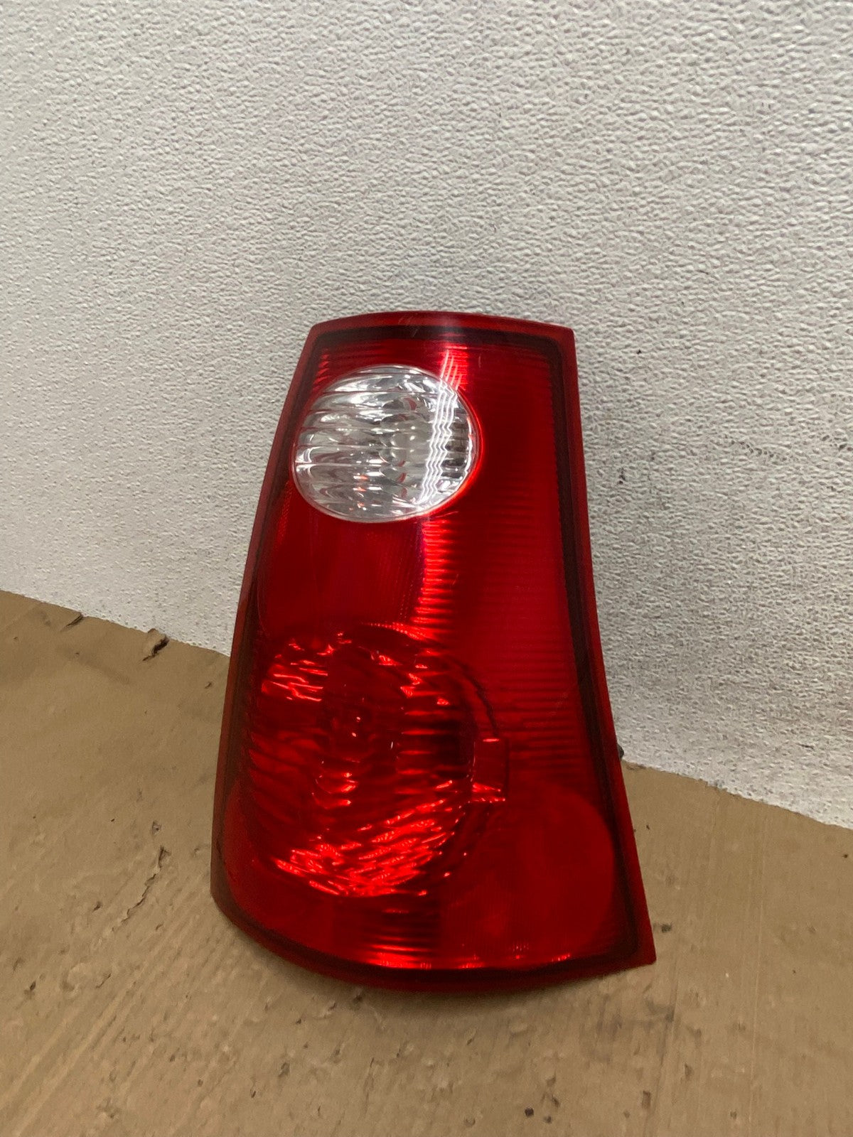 2001-2005 Ford Explorer Sport Trac Right Passenger RH Tail Light AE9248 LK0