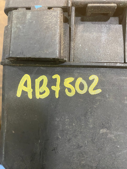 2011 2014 Dodge Durango Grand Cherokee  Fusebox Fuse Box Relay Module AB7502 DG7