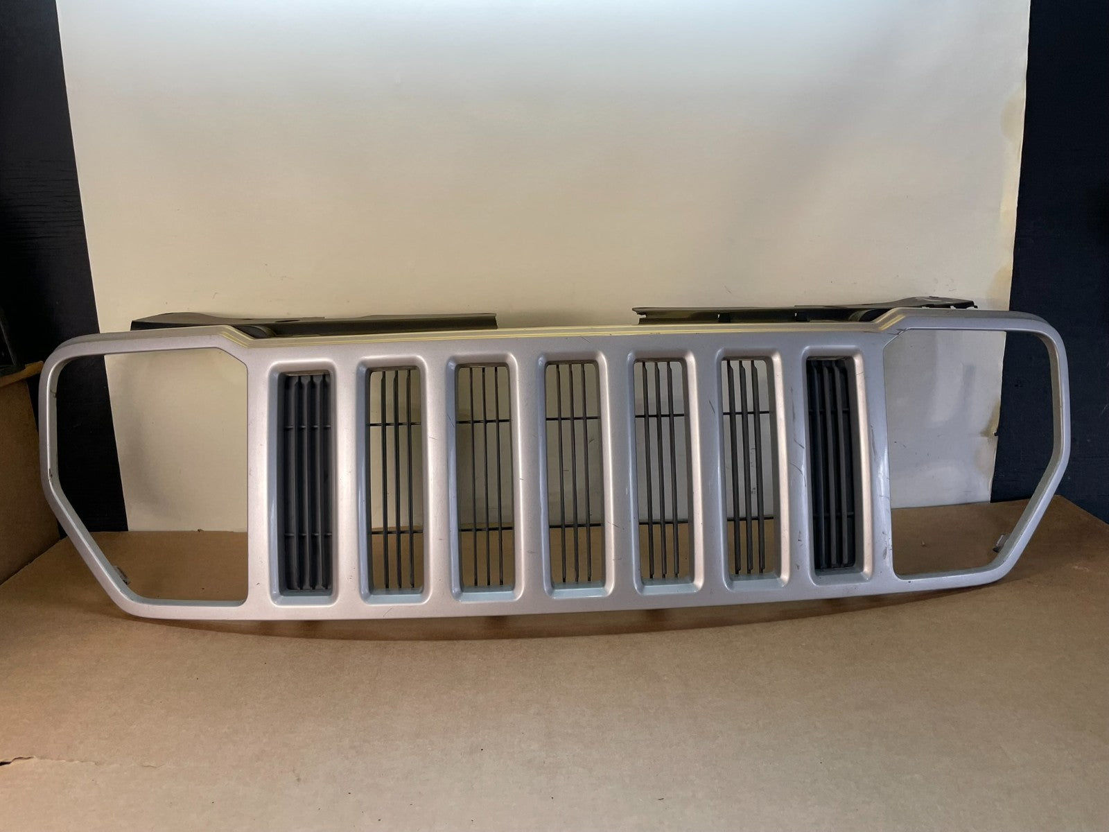 2008 2009 2010 2011 2012 Jeep Liberty Front Upper Grill Grille AF8545 DG0