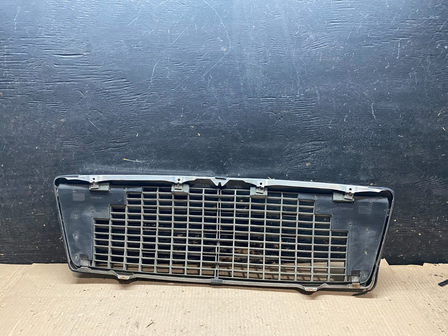 1994 to 1998 Mercedes-Benz W140 S600 S500 S320 Front Upper Grille OEM X8142 PS6