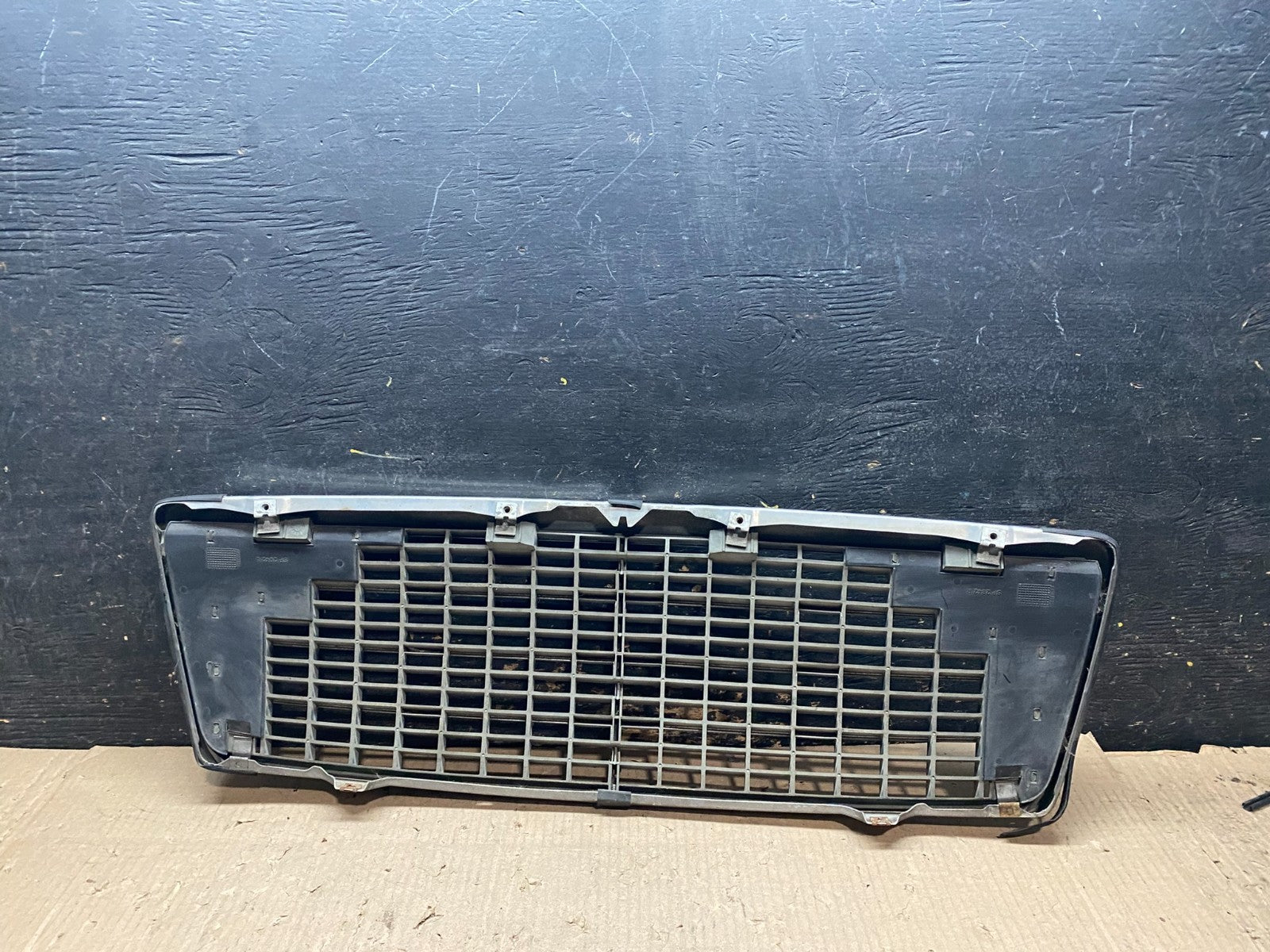 1994 to 1998 Mercedes-Benz W140 S600 S500 S320 Front Upper Grille OEM X8142 PS6