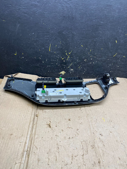 2005 to 2010 Honda Odyssey  Radio Climate Control Dash Trim Bezel X5964 DG5
