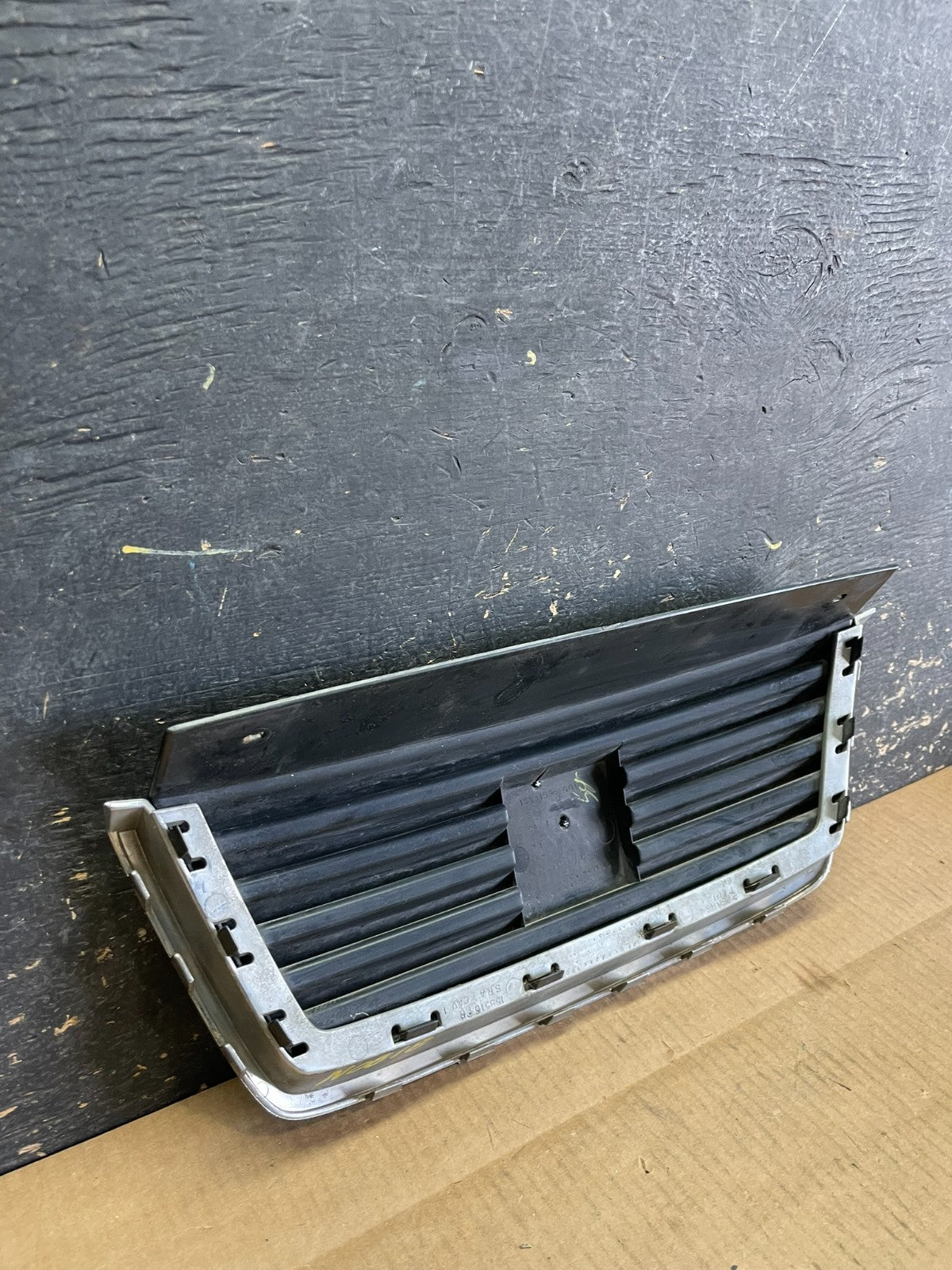 2006 2007 Saturn Vue Front Upper Grille Grill ab2813 DG6