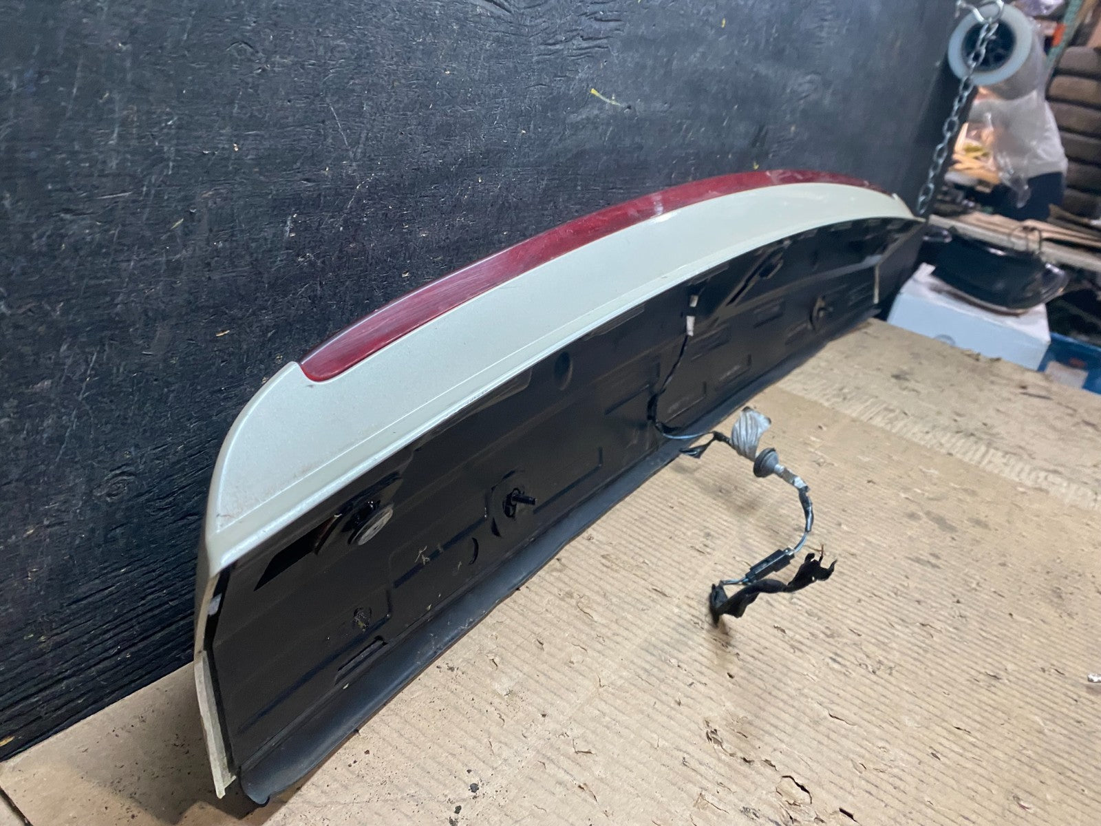 2007 to 2014 Cadillac Escalade Rear Upper Spoiler 3rd Third Brake Light W6080 DG12