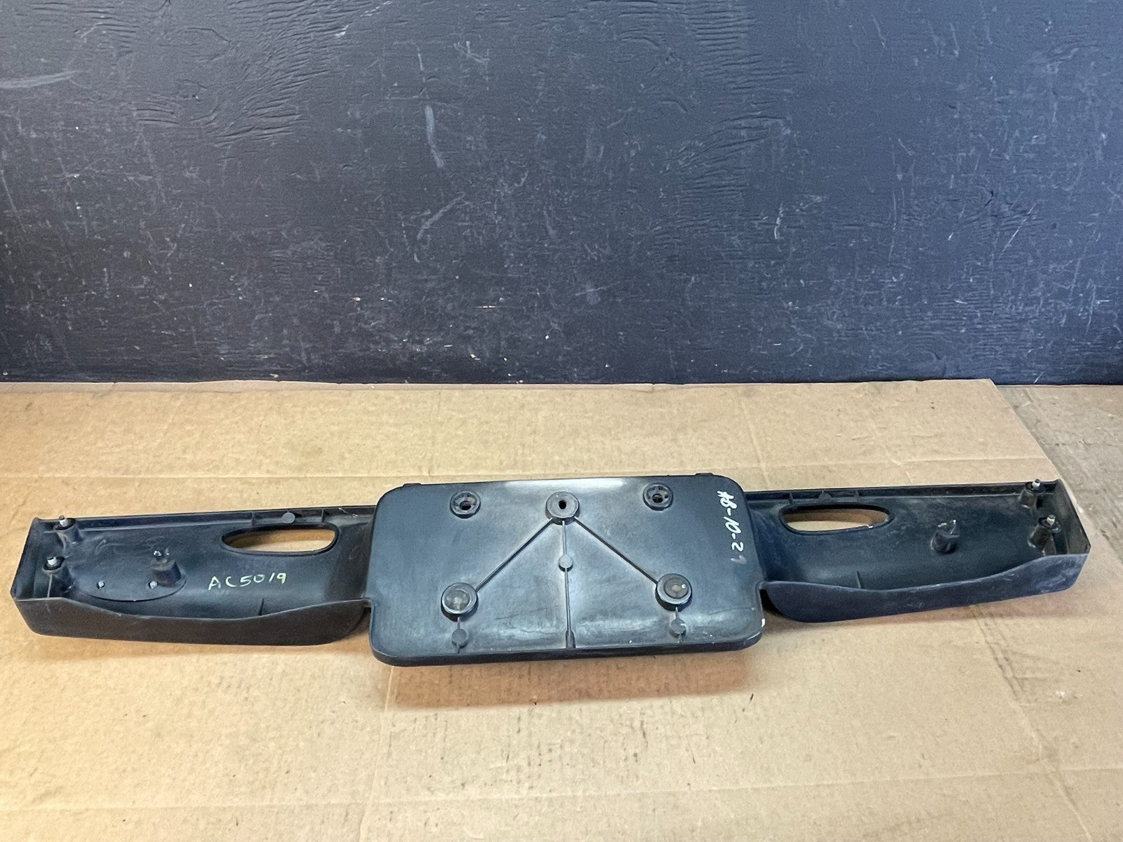 1998-2003 Ford escort ZX2 Rear Trunk License Plate Reverse Light Panel ac5019 DG7
