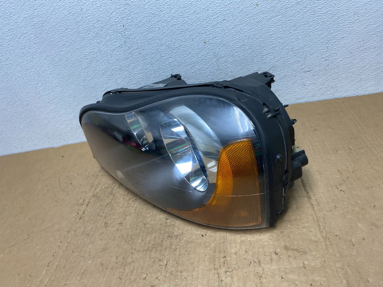 2003-2013 Volvo XC90 Left Driver LH Side Halogen Headlight AD0625 DW1