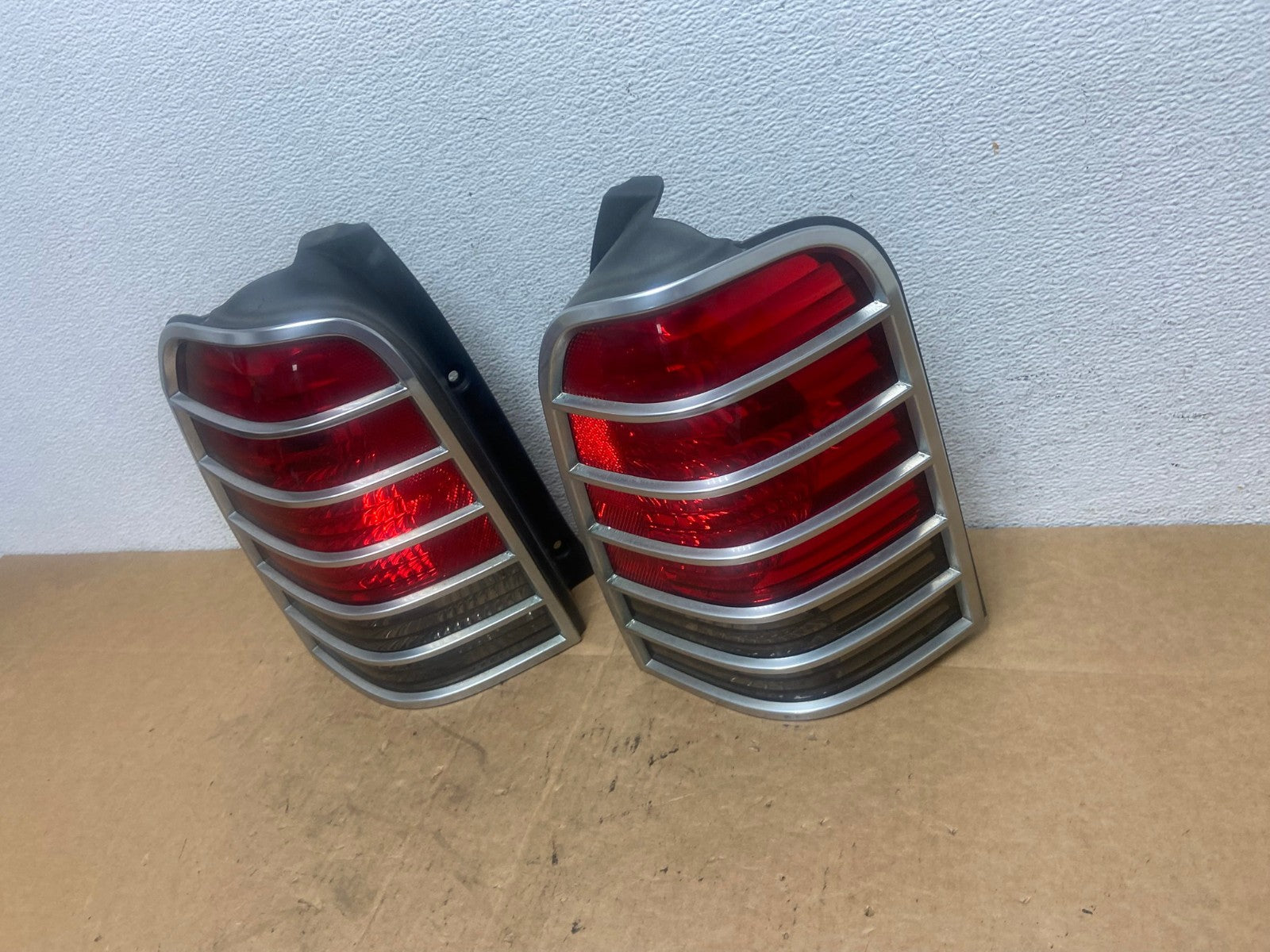 2005 2006 2007 Mercury Mariner Left + Right Tail Lights AD5191 LK1