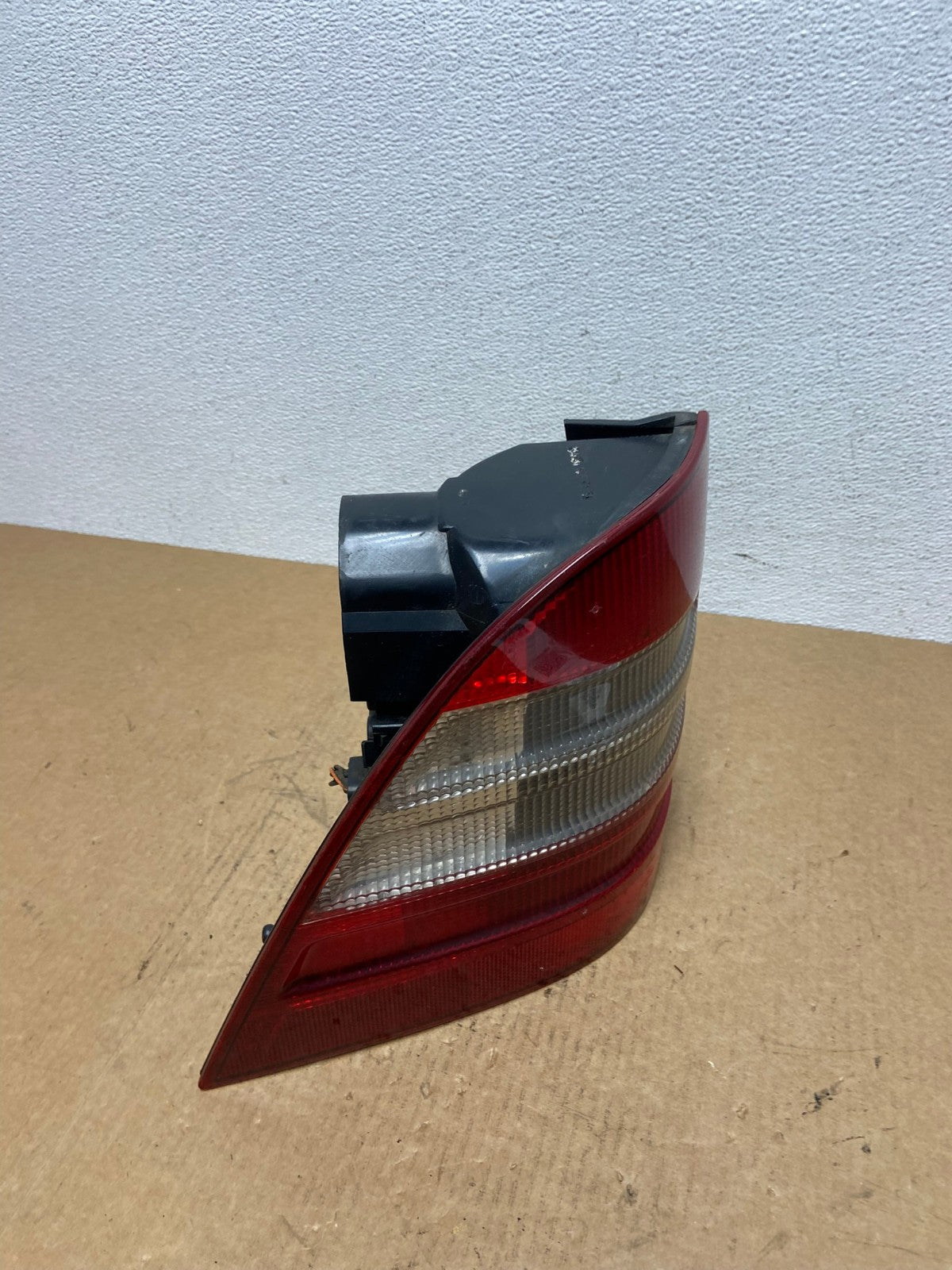 1998 1999 2000 2001 Mercedes ML320 ML-Class Left Driver LH Tail Light AC1853 LK2