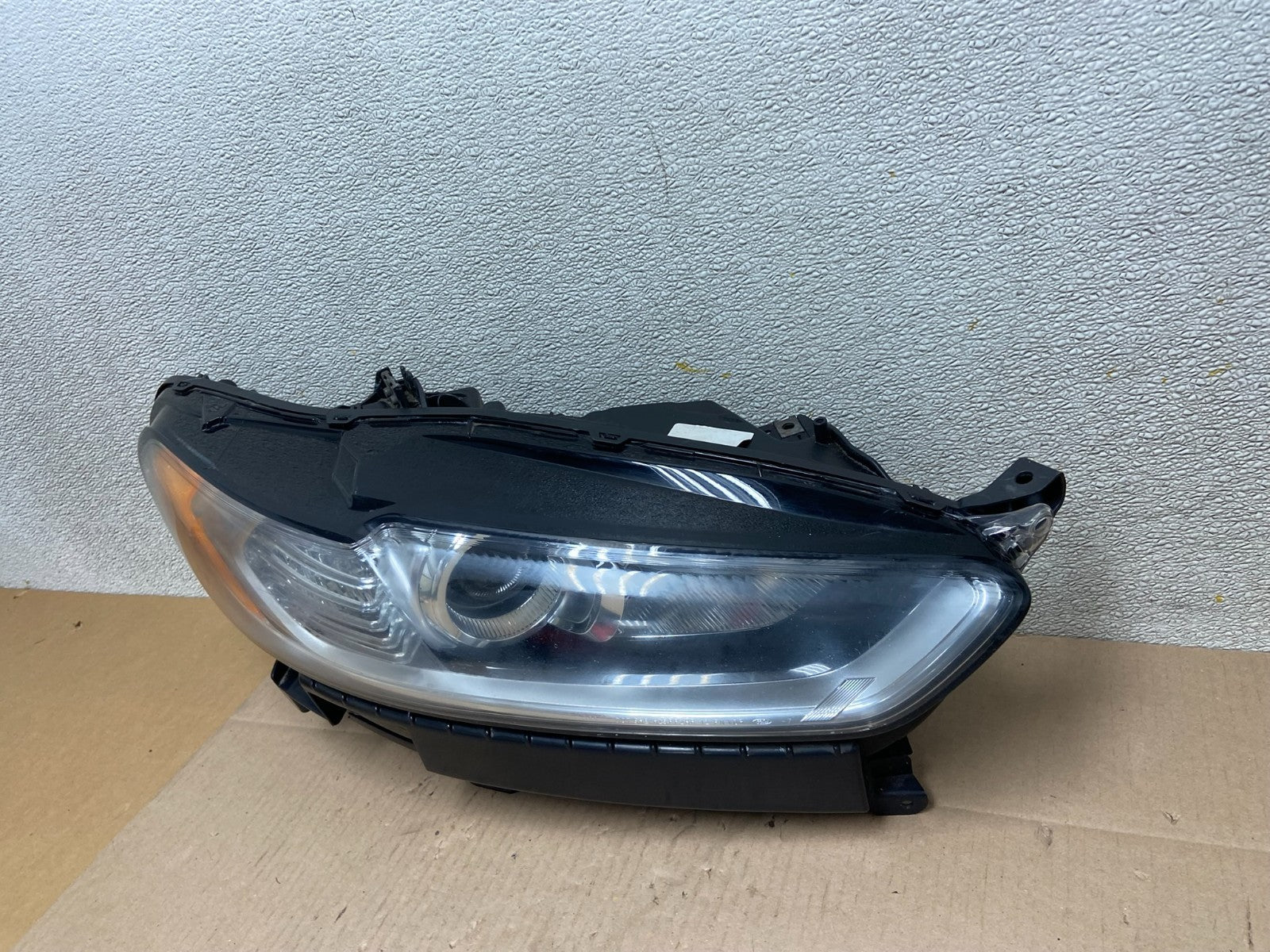 2013 to 2016 Ford Fusion Right Passenger Rh Side Headlight Z3904 DW1