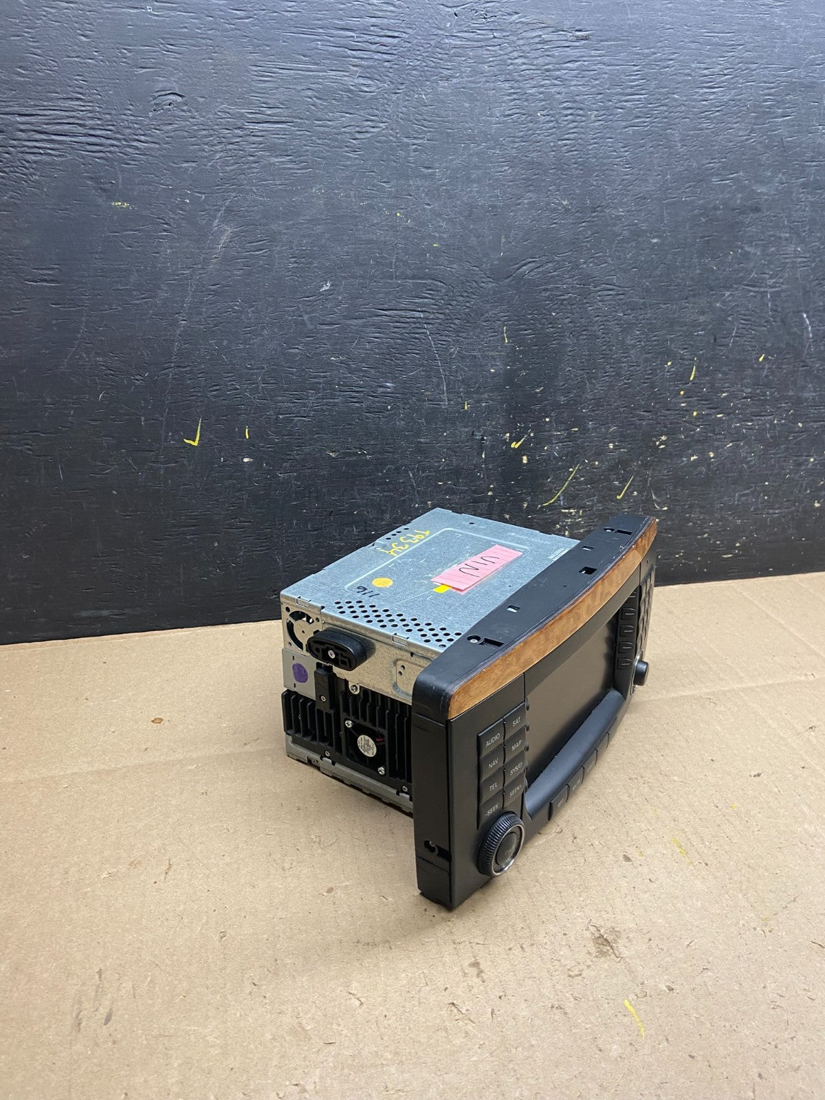 2006-2009 Mercedes W251 R350 Head Command Navigation Radio Player T9335 DG1