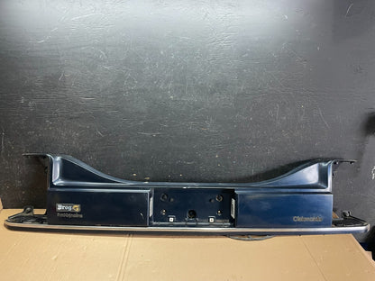 1986 - 1990 Oldsmobile Delta 88 Tail Light Panel Oem Valance Filler M9012 DG0