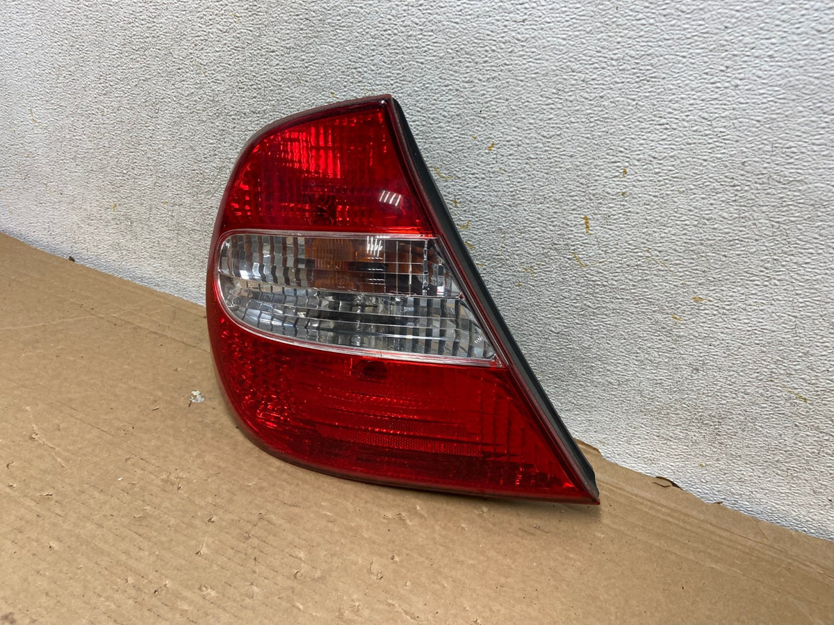 2002 2003 2004 Toyota Camry Left Driver LH Side Tail Light AH8374 LK2