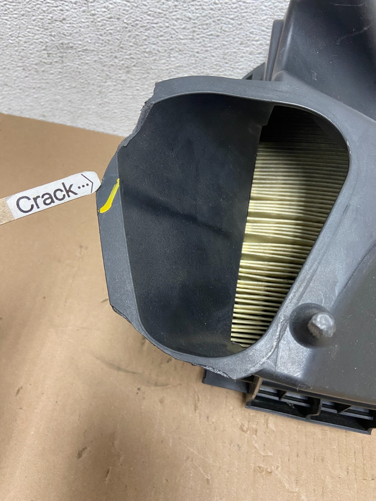 2009 to 2011 Nissan Murano Air Clenaer Filter Box AD6459 DG1