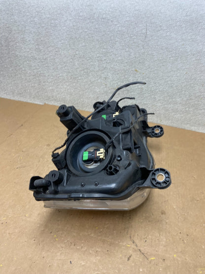 2008 to 2016 Chrysler Town and Country Left Driver Lh Side Headlight Z77538