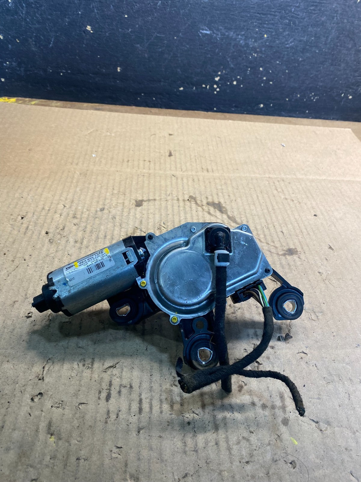2007 to 2015 Audi Q7 Rear Windshield Washer Wiper Motor z4779 DG3