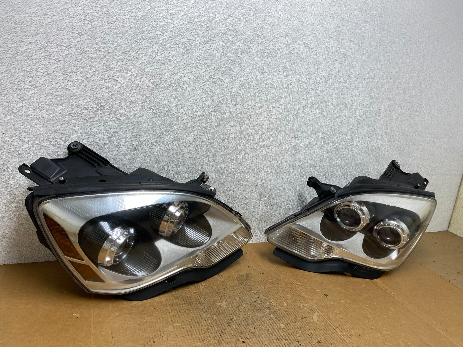 2007 to 2012 Gmc Acadia Halogen Headlights Left+Right Side AE2703 DW2